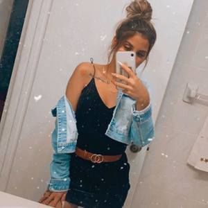 Meet your Posher, Yanet